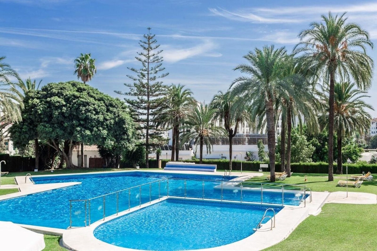 2 Bed Apartment for sale in Nueva Andalucía Costa Del Sol, Málaga, Spain