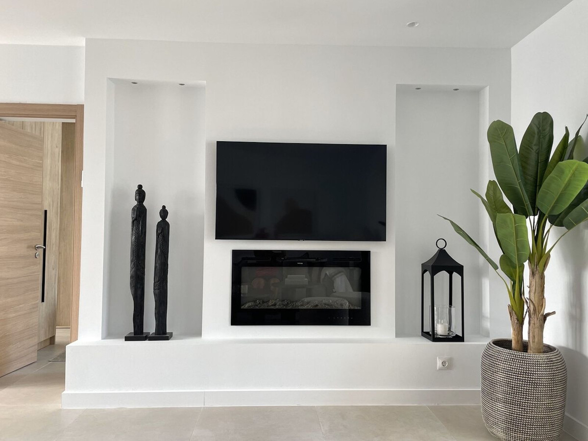 2 Bed Apartment for sale in Nueva Andalucía Costa Del Sol, Málaga, Spain