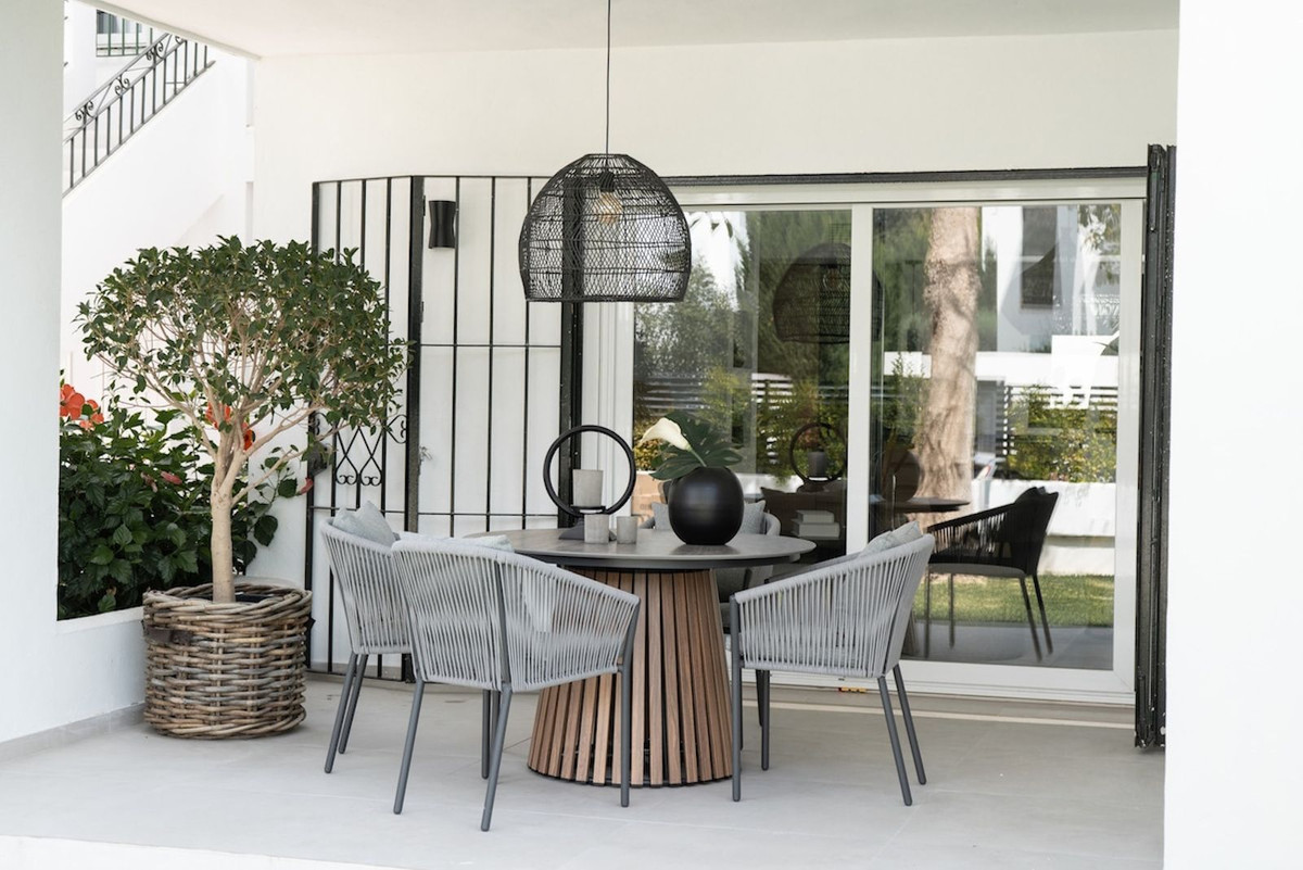 2 Bed Apartment for sale in Nueva Andalucía Costa Del Sol, Málaga, Spain