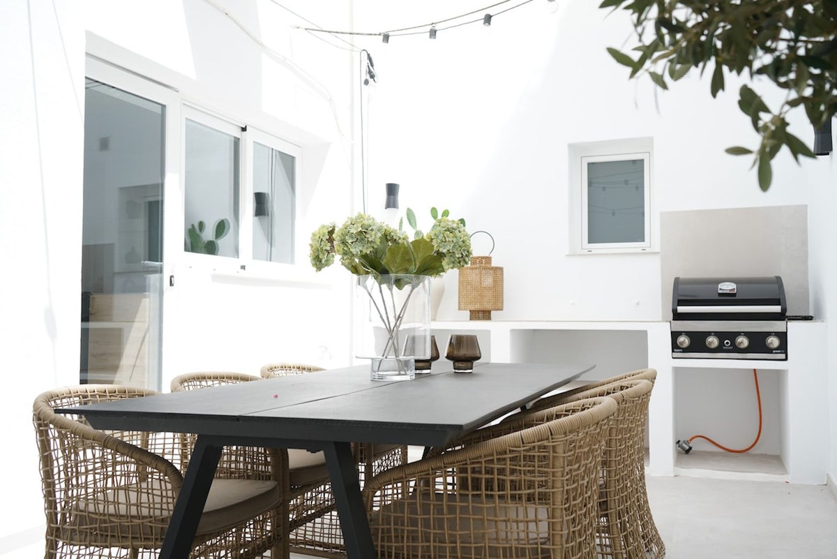 2 Bed Apartment for sale in Nueva Andalucía Costa Del Sol, Málaga, Spain