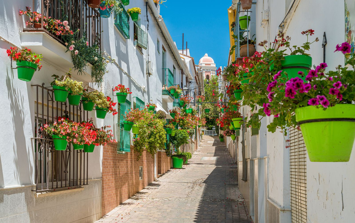 3 Bed Apartment for sale in Estepona Costa Del Sol, Málaga, Spain