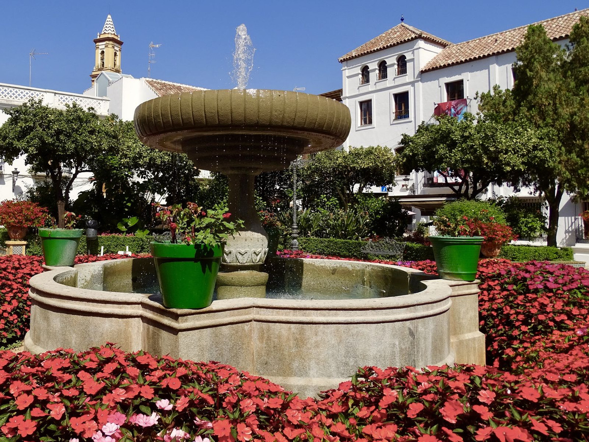 3 Bed Apartment for sale in Estepona Costa Del Sol, Málaga, Spain