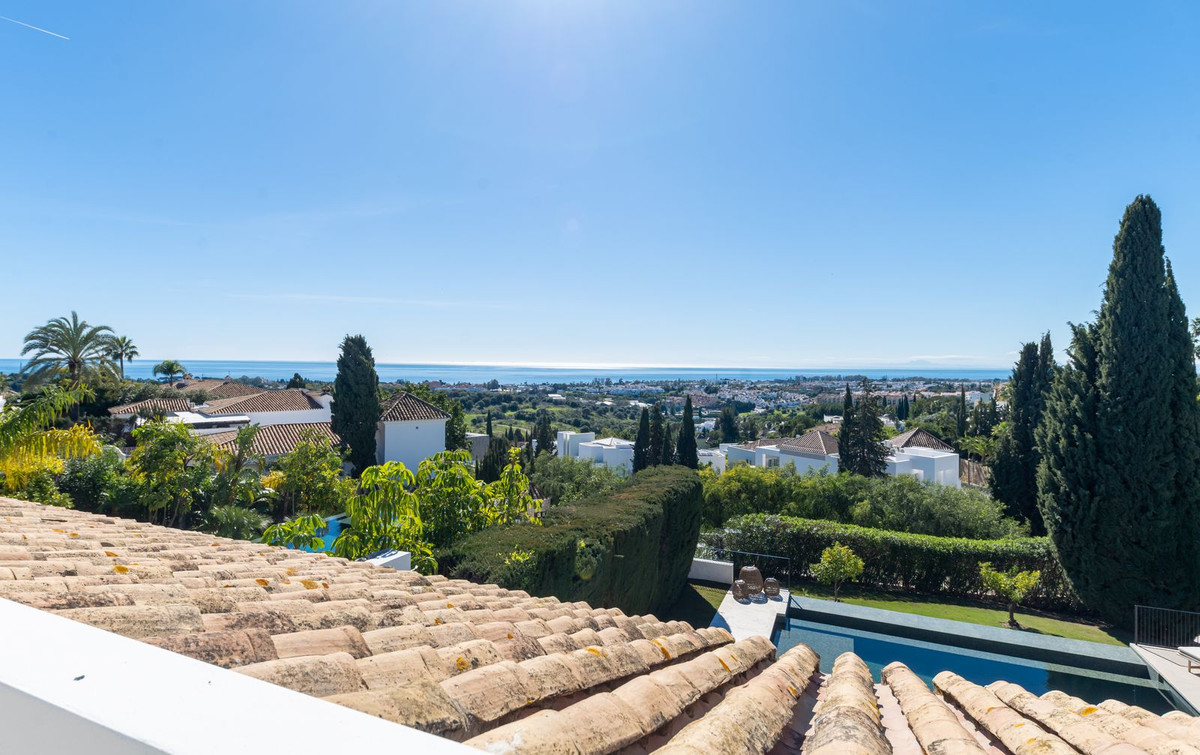 4 Bed Townhouse for sale in El Paraiso Costa Del Sol, Málaga, Spain