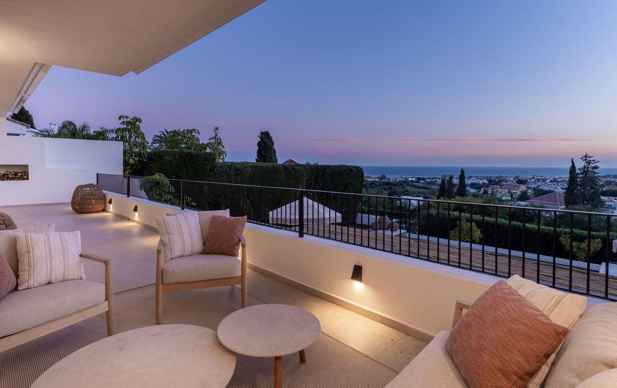 4 Bed Townhouse for sale in El Paraiso Costa Del Sol, Málaga, Spain