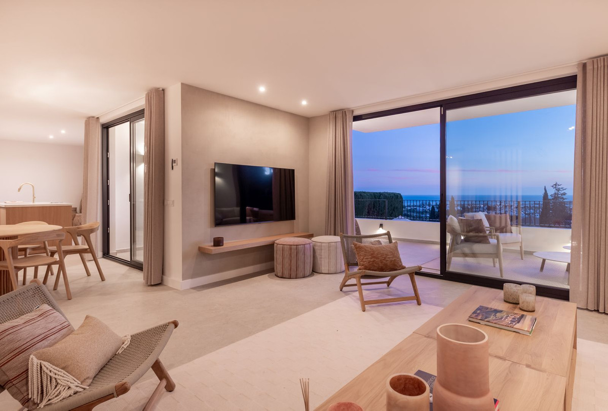 4 Bed Townhouse for sale in El Paraiso Costa Del Sol, Málaga, Spain