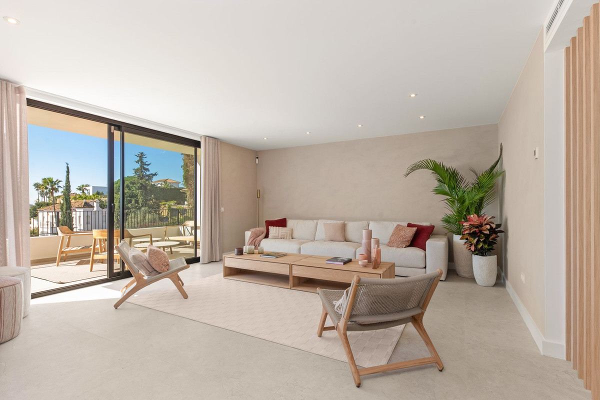 4 Bed Townhouse for sale in El Paraiso Costa Del Sol, Málaga, Spain