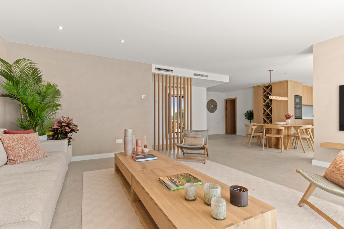 4 Bed Townhouse for sale in El Paraiso Costa Del Sol, Málaga, Spain