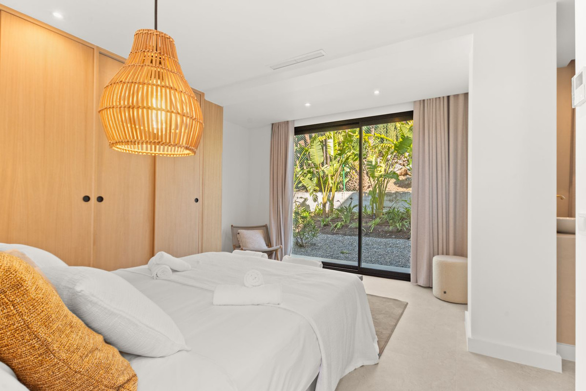 4 Bed Townhouse for sale in El Paraiso Costa Del Sol, Málaga, Spain