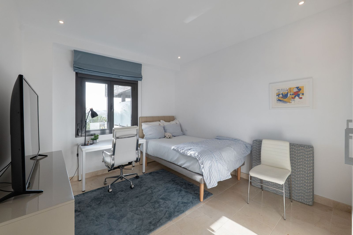 4 Bed Apartment for sale in Los Flamingos Costa Del Sol, Málaga, Spain
