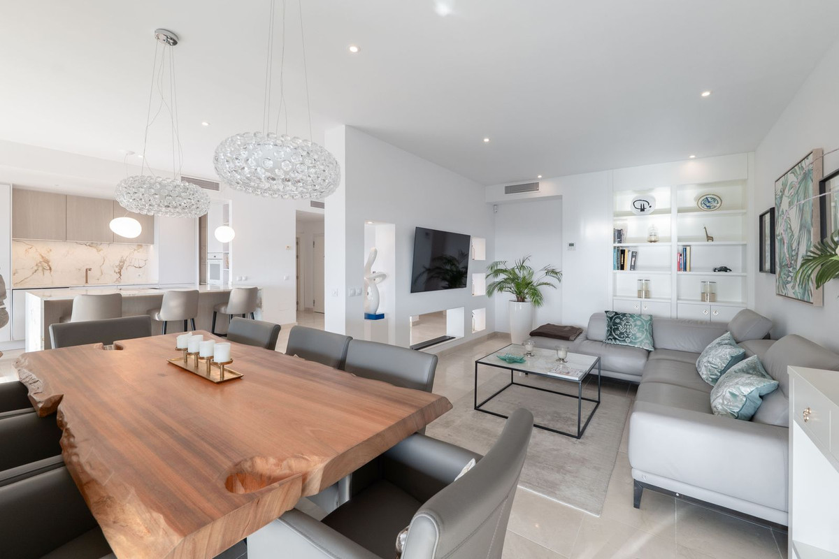 4 Bed Apartment for sale in Los Flamingos Costa Del Sol, Málaga, Spain