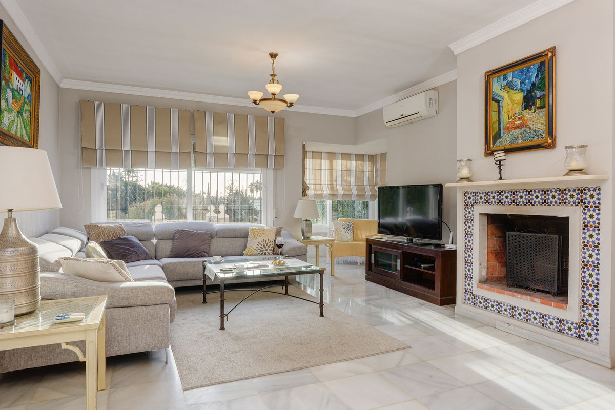 Se vende Villa - Chalet de 4 dormitorios en Costa Del Sol, Málaga, España