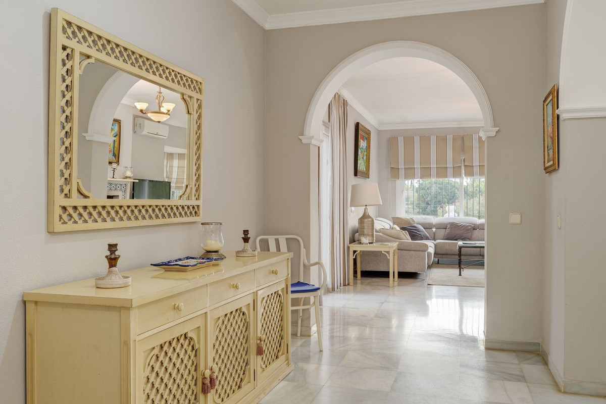 Se vende Villa - Chalet de 4 dormitorios en Costa Del Sol, Málaga, España