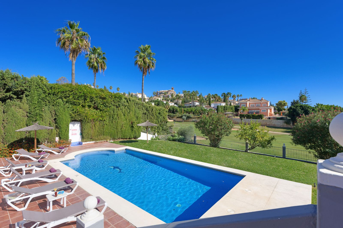 Se vende Villa - Chalet de 4 dormitorios en Costa Del Sol, Málaga, España