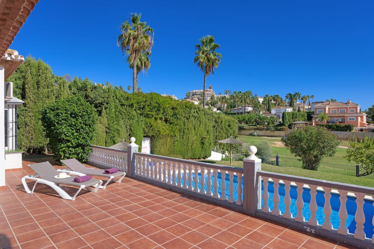 Se vende Villa - Chalet de 4 dormitorios en Costa Del Sol, Málaga, España