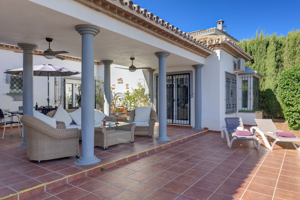 Se vende Villa - Chalet de 4 dormitorios en Costa Del Sol, Málaga, España