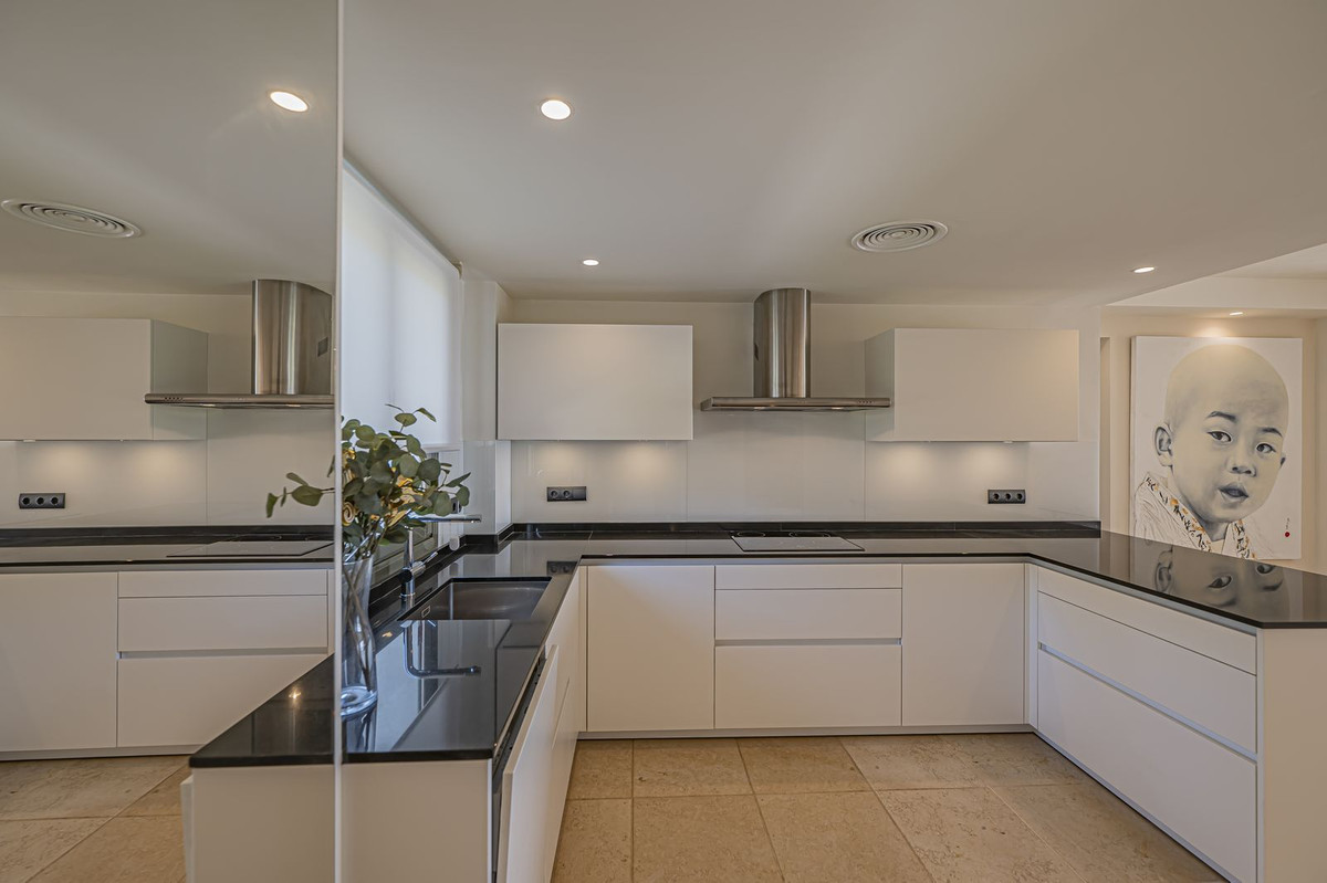 Se vende Apartamento Planta Media de 2 dormitorios en Costa Del Sol, Málaga, España