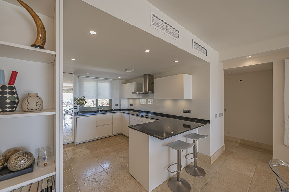 Se vende Apartamento Planta Media de 2 dormitorios en Costa Del Sol, Málaga, España