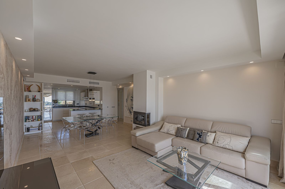 Se vende Apartamento Planta Media de 2 dormitorios en Costa Del Sol, Málaga, España