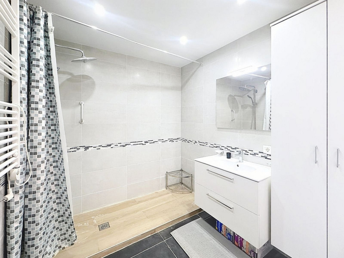 3 Bed Townhouse for sale in Estepona Costa Del Sol, Málaga, Spain