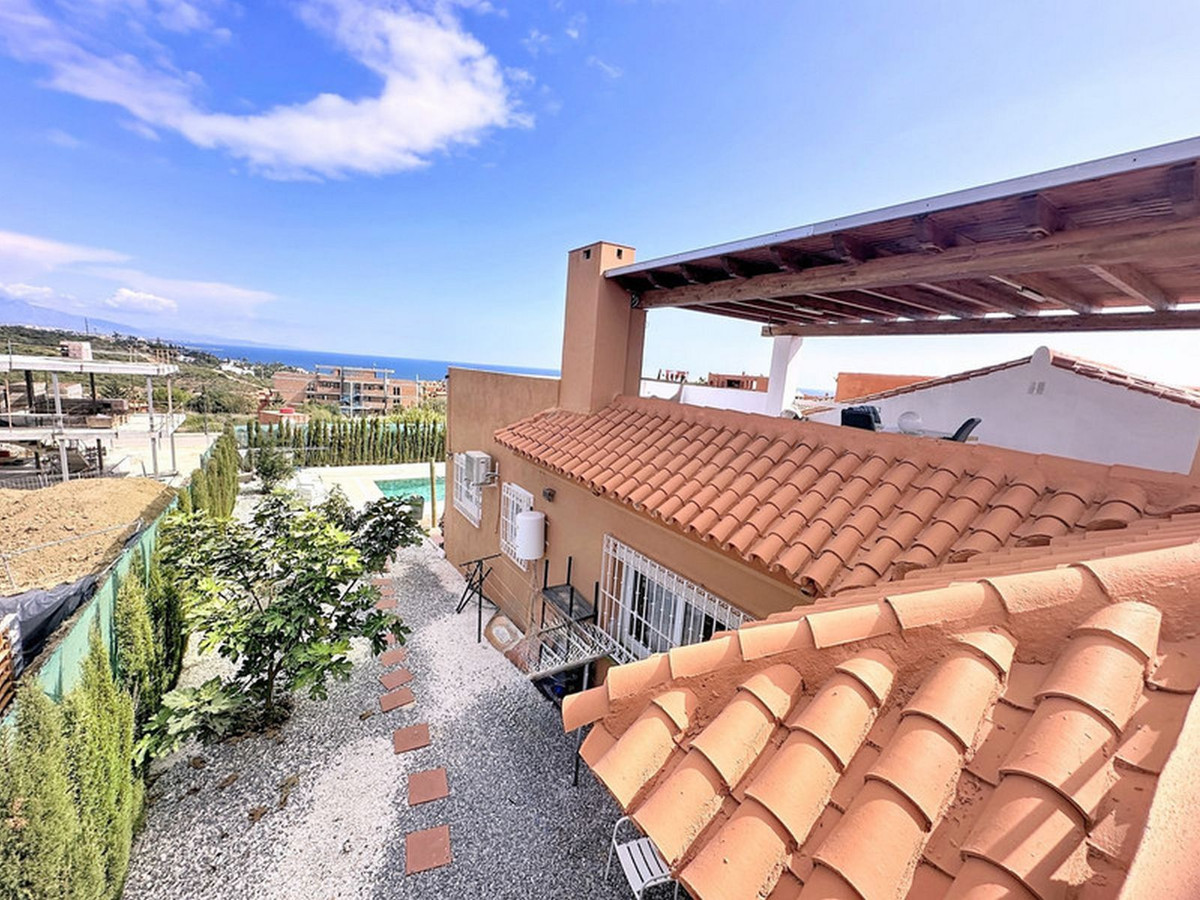 3 Bed Townhouse for sale in Estepona Costa Del Sol, Málaga, Spain