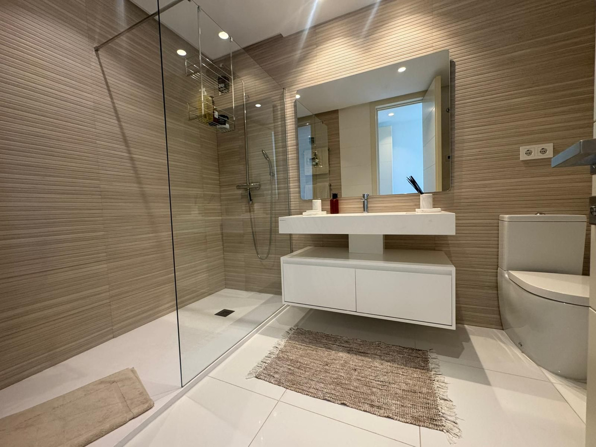 2 Bed Apartment for sale in Benahavís Costa Del Sol, Málaga, Spain