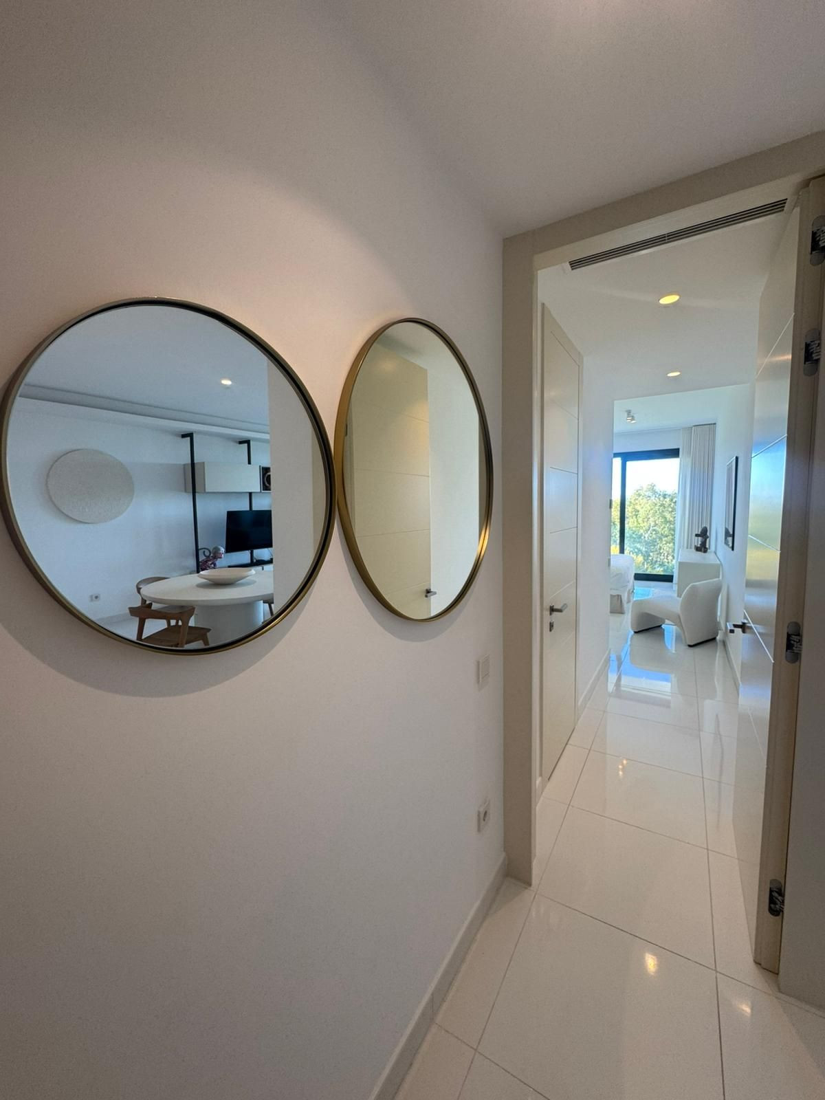 2 Bed Apartment for sale in Benahavís Costa Del Sol, Málaga, Spain