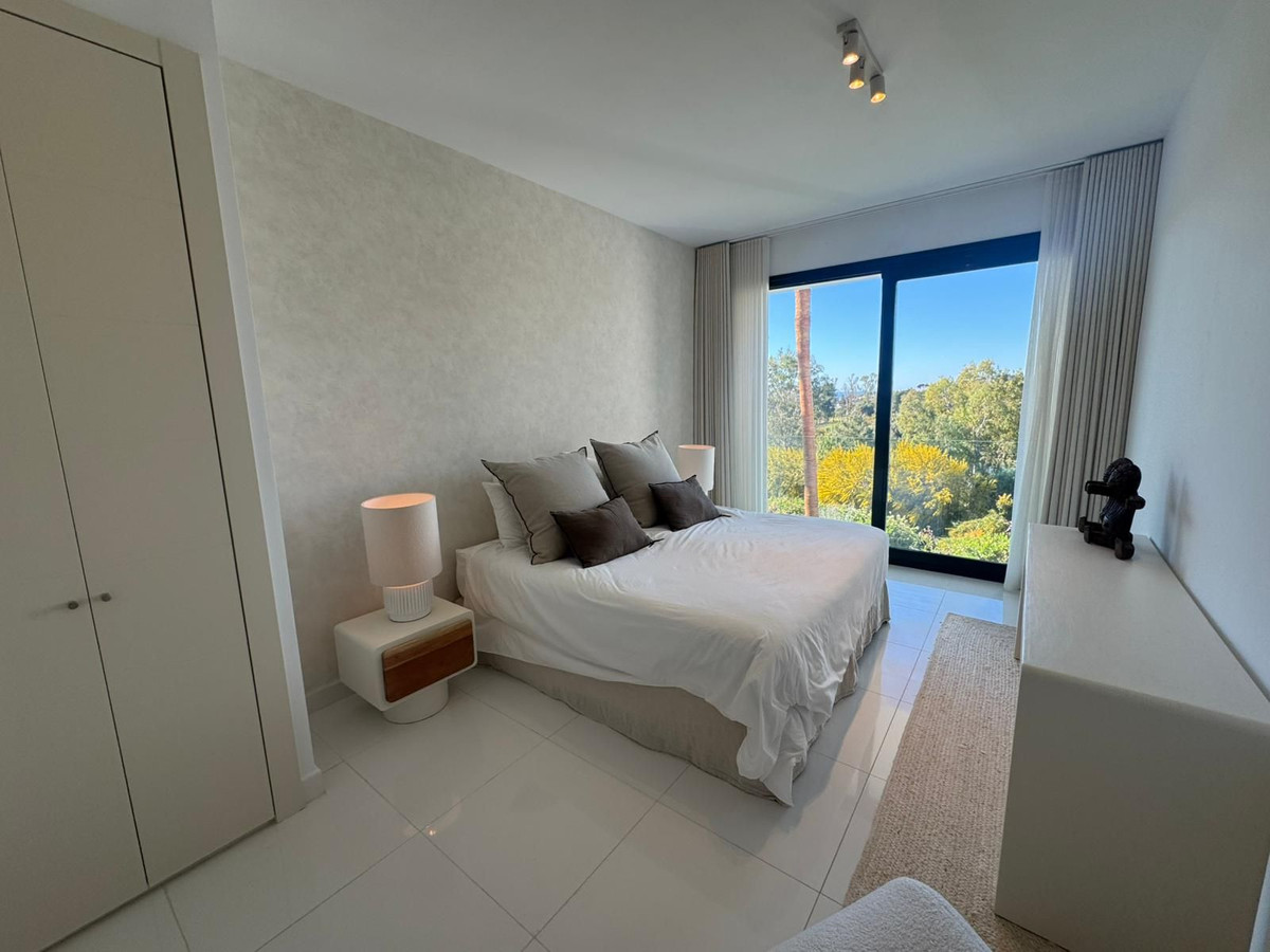 2 Bed Apartment for sale in Benahavís Costa Del Sol, Málaga, Spain