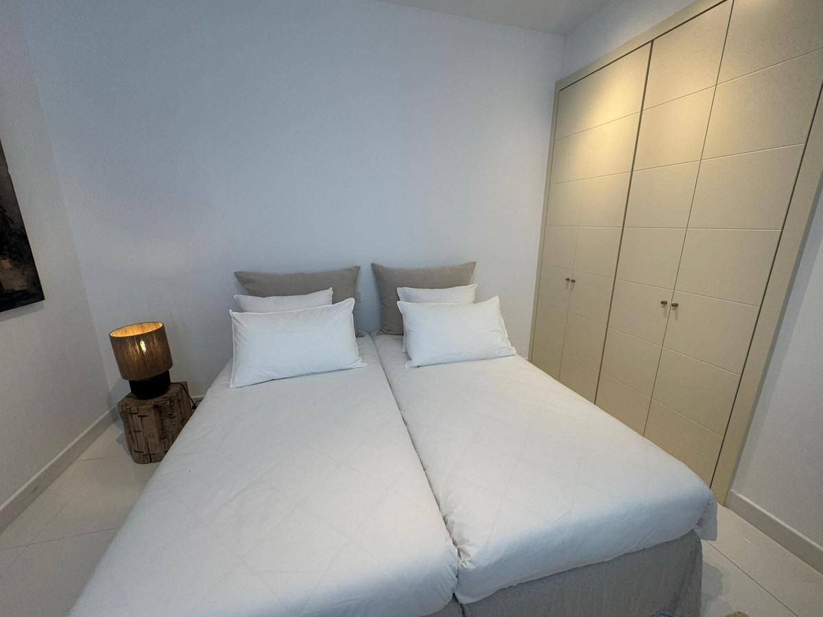 2 Bed Apartment for sale in Benahavís Costa Del Sol, Málaga, Spain