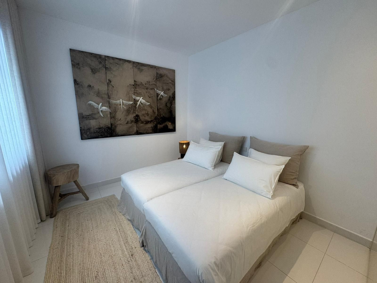 2 Bed Apartment for sale in Benahavís Costa Del Sol, Málaga, Spain