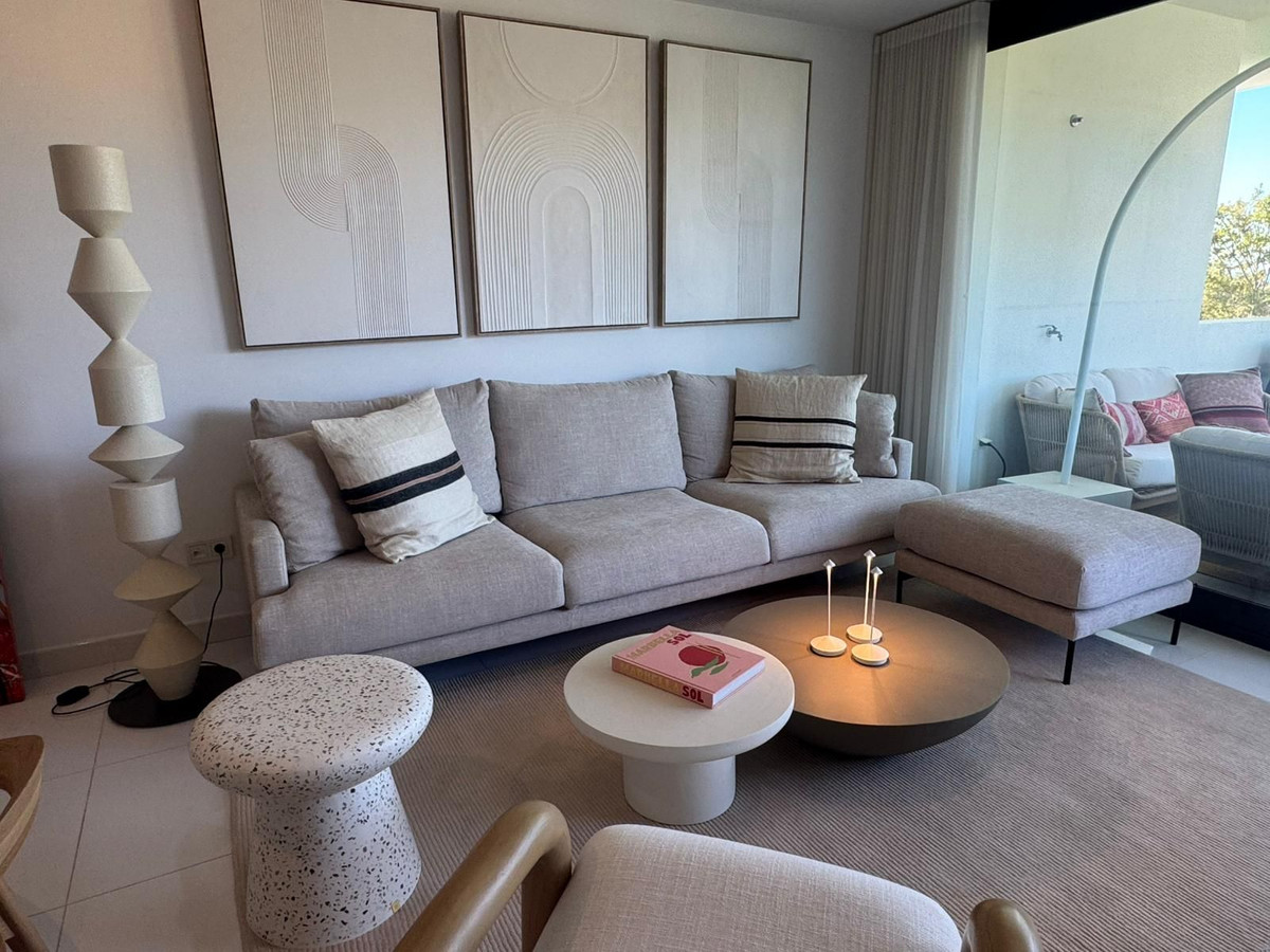 2 Bed Apartment for sale in Benahavís Costa Del Sol, Málaga, Spain