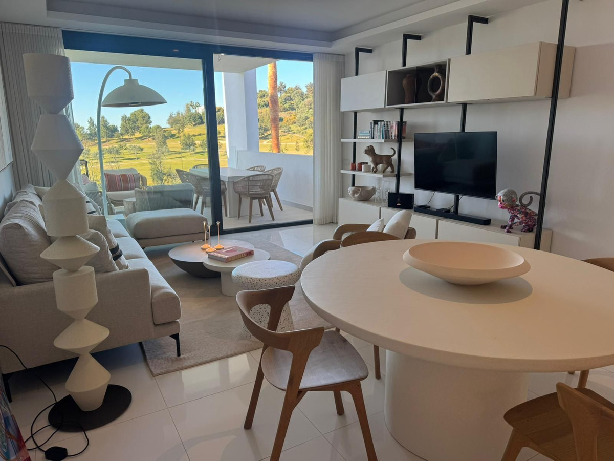 2 Bed Apartment for sale in Benahavís Costa Del Sol, Málaga, Spain