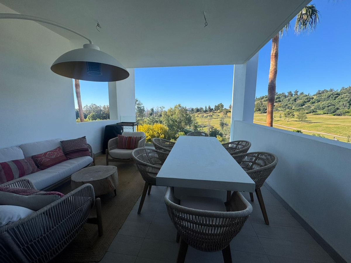 2 Bed Apartment for sale in Benahavís Costa Del Sol, Málaga, Spain