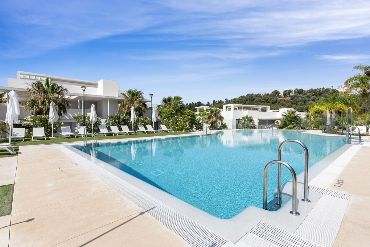 2 Bed Apartment for sale in Benahavís Costa Del Sol, Málaga, Spain