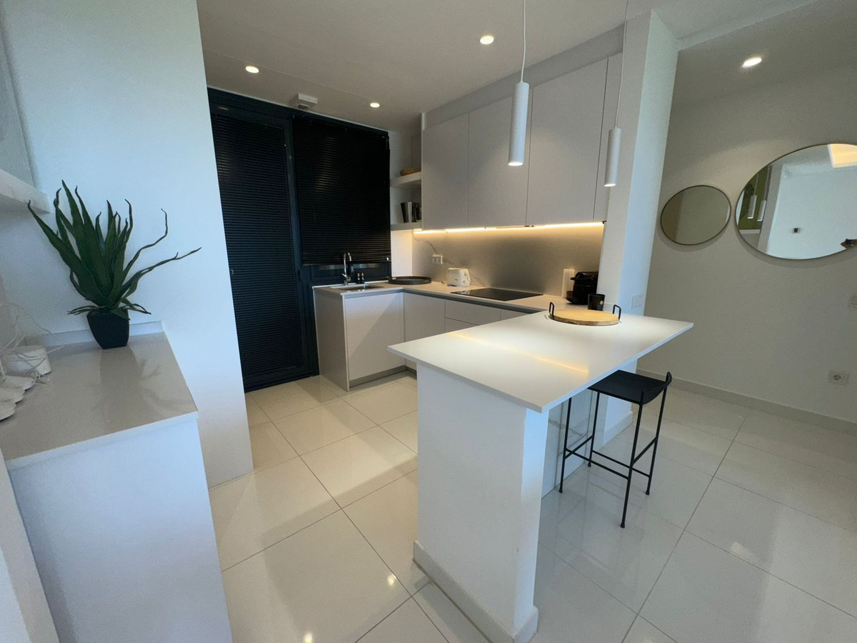 2 Bed Apartment for sale in Benahavís Costa Del Sol, Málaga, Spain