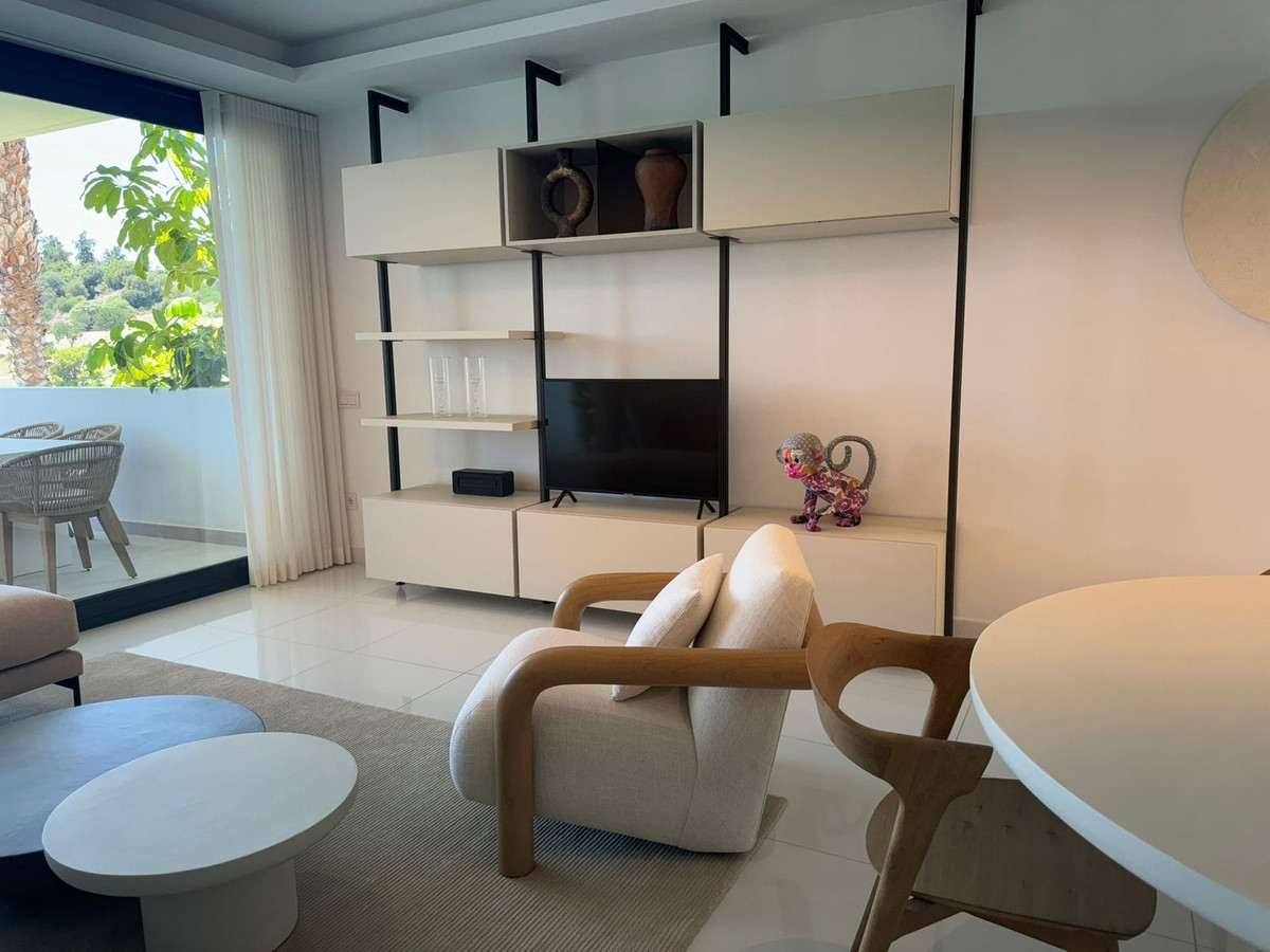 2 Bed Apartment for sale in Benahavís Costa Del Sol, Málaga, Spain