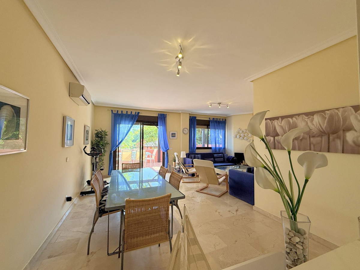 Se vende Apartamento Planta Media de 2 dormitorios en Costa Del Sol, Málaga, España