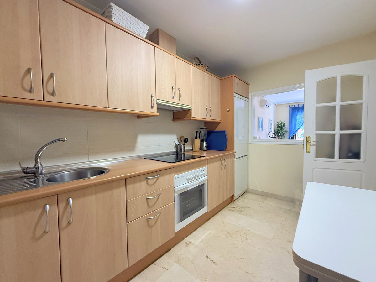 Se vende Apartamento Planta Media de 2 dormitorios en Costa Del Sol, Málaga, España