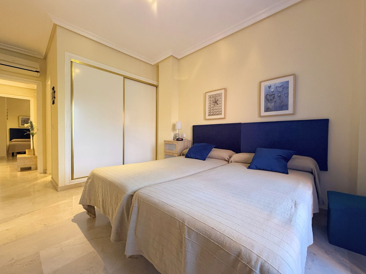 Se vende Apartamento Planta Media de 2 dormitorios en Costa Del Sol, Málaga, España