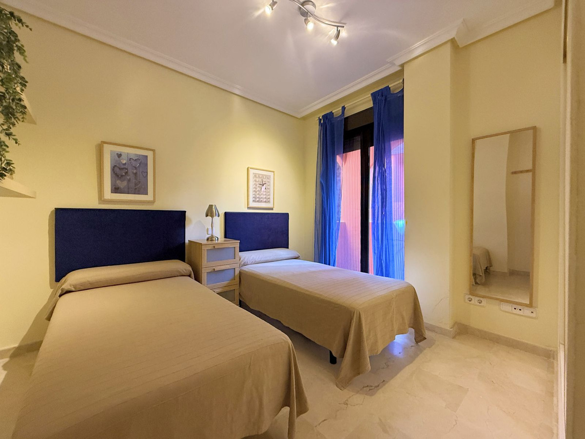 Se vende Apartamento Planta Media de 2 dormitorios en Costa Del Sol, Málaga, España