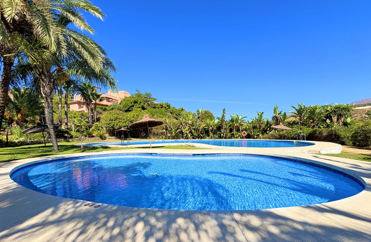 Se vende Apartamento Planta Media de 2 dormitorios en Costa Del Sol, Málaga, España
