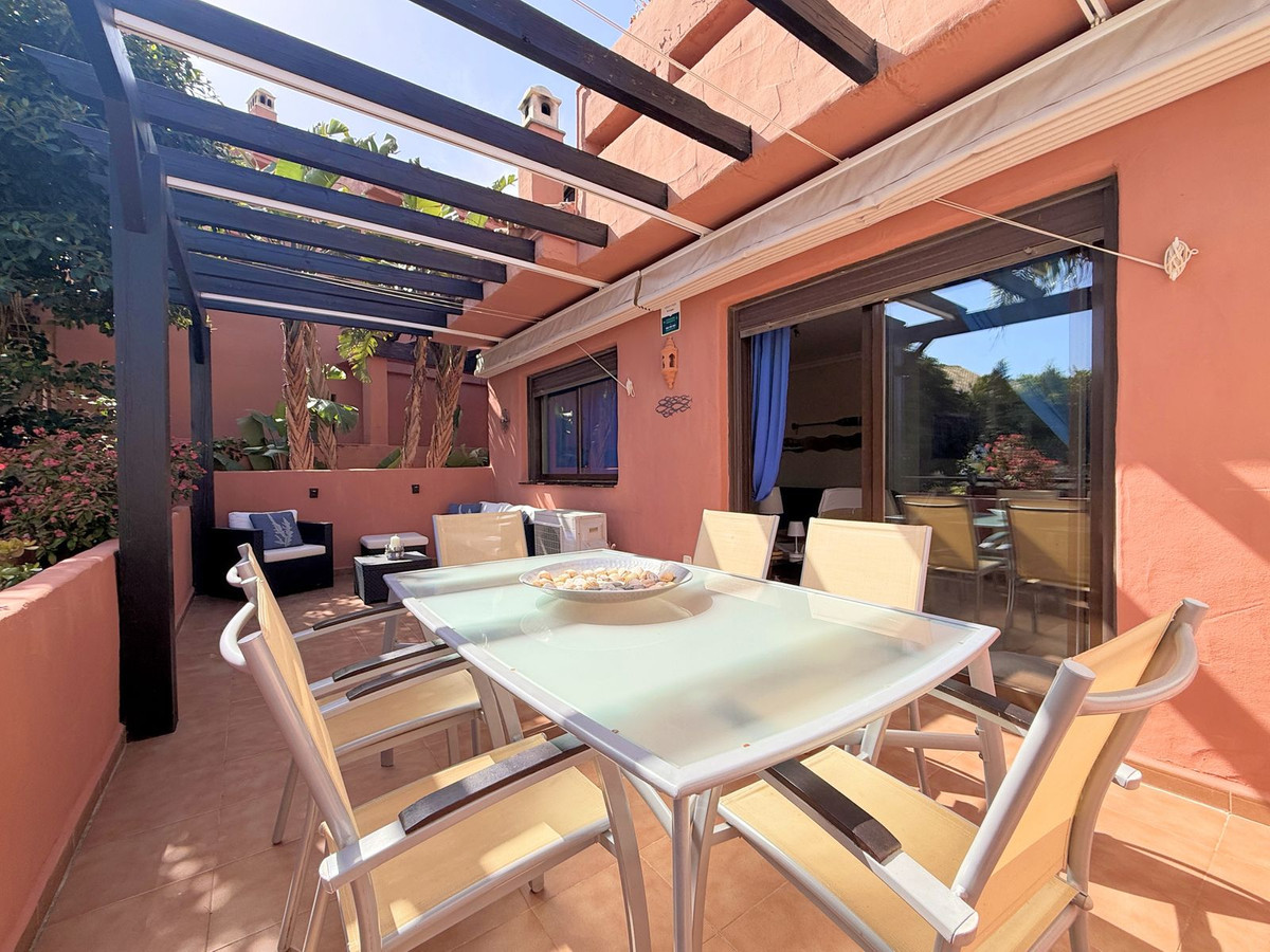 Se vende Apartamento Planta Media de 2 dormitorios en Costa Del Sol, Málaga, España