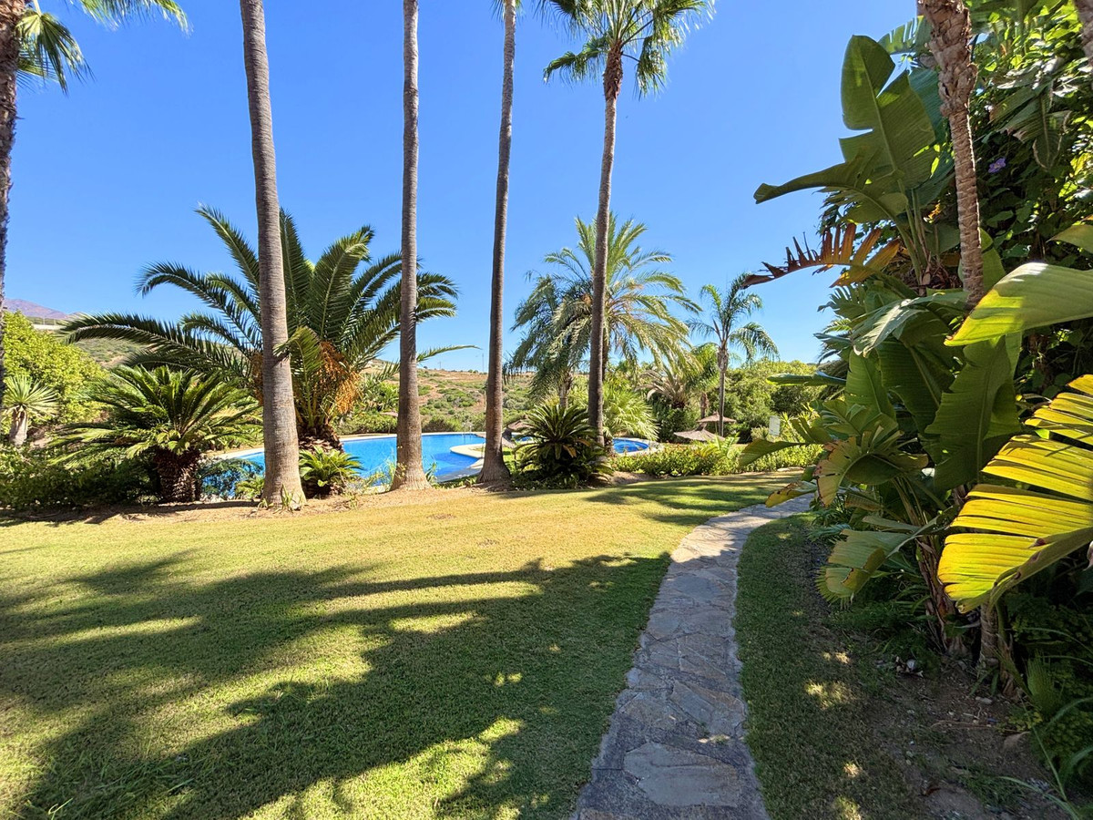 Se vende Apartamento Planta Media de 2 dormitorios en Costa Del Sol, Málaga, España