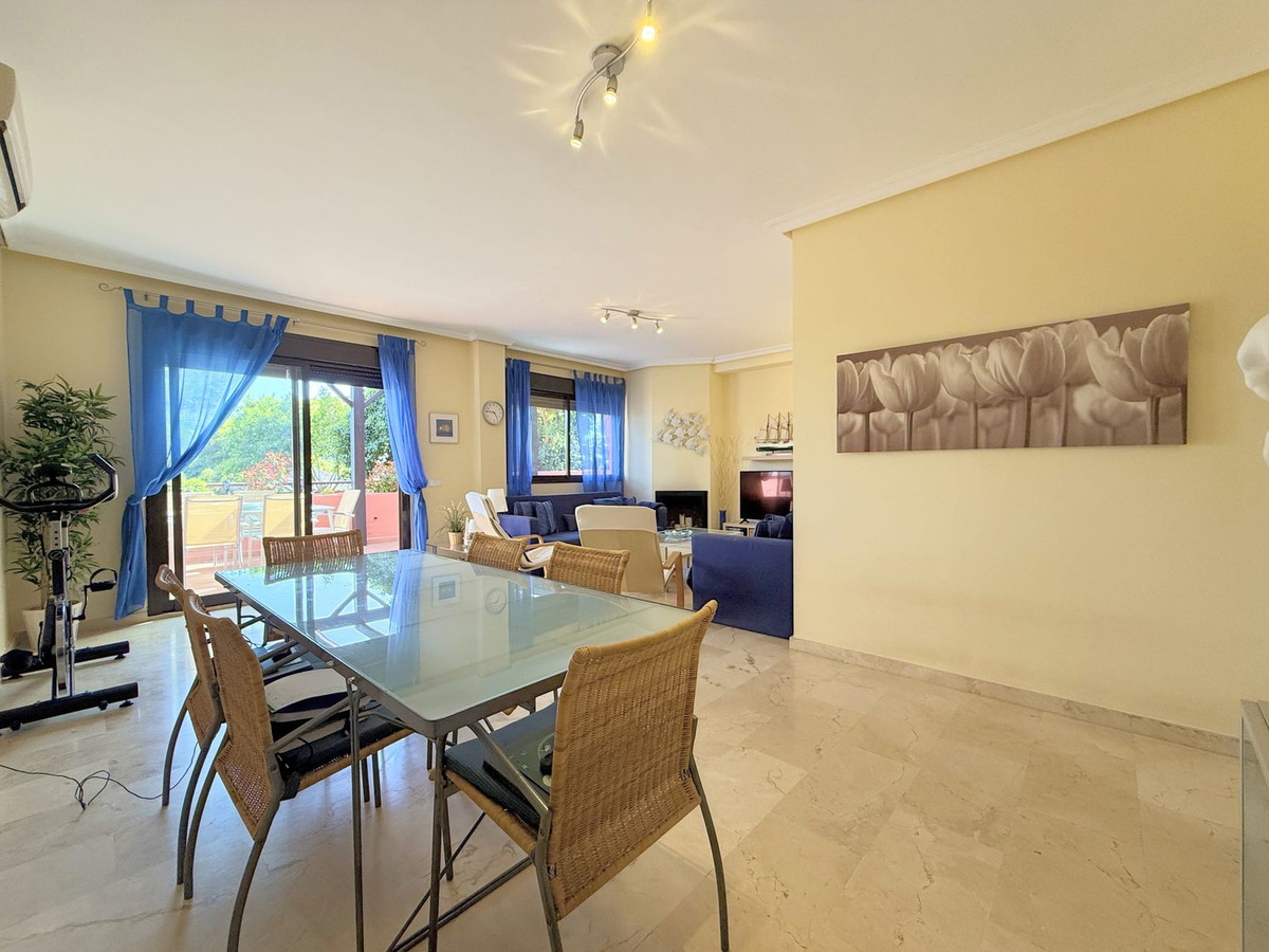 Se vende Apartamento Planta Media de 2 dormitorios en Costa Del Sol, Málaga, España