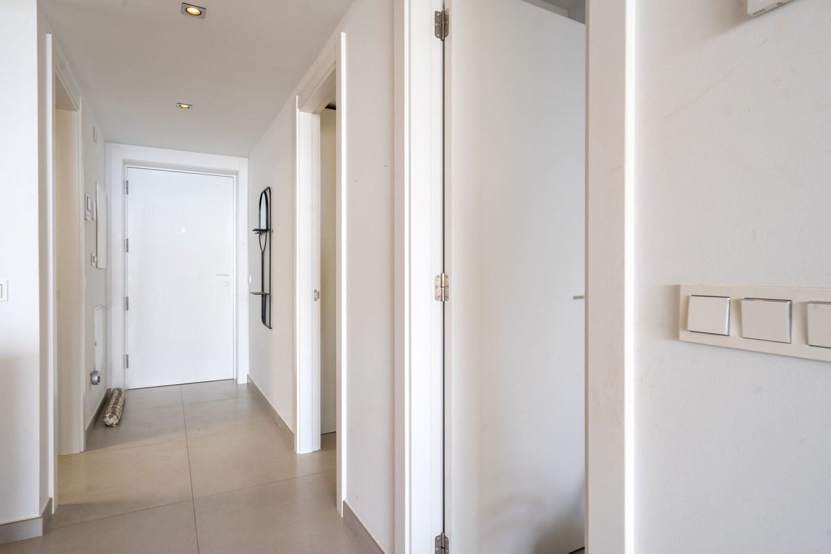 2 Bed Apartment for sale in Fuengirola Costa Del Sol, Málaga, Spain