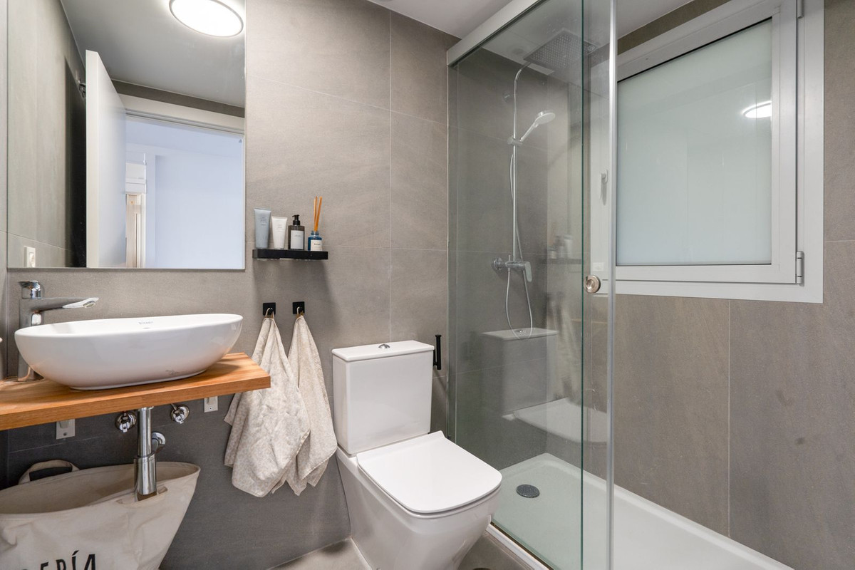 2 Bed Apartment for sale in Fuengirola Costa Del Sol, Málaga, Spain