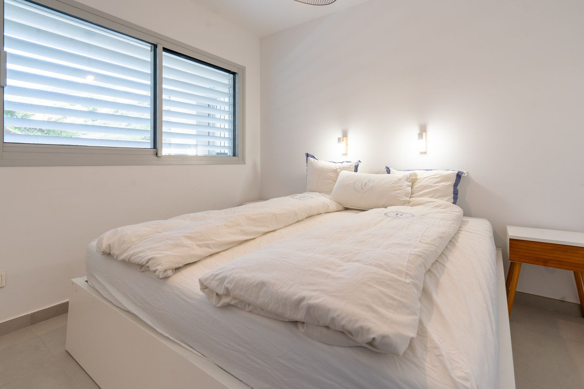 2 Bed Apartment for sale in Fuengirola Costa Del Sol, Málaga, Spain