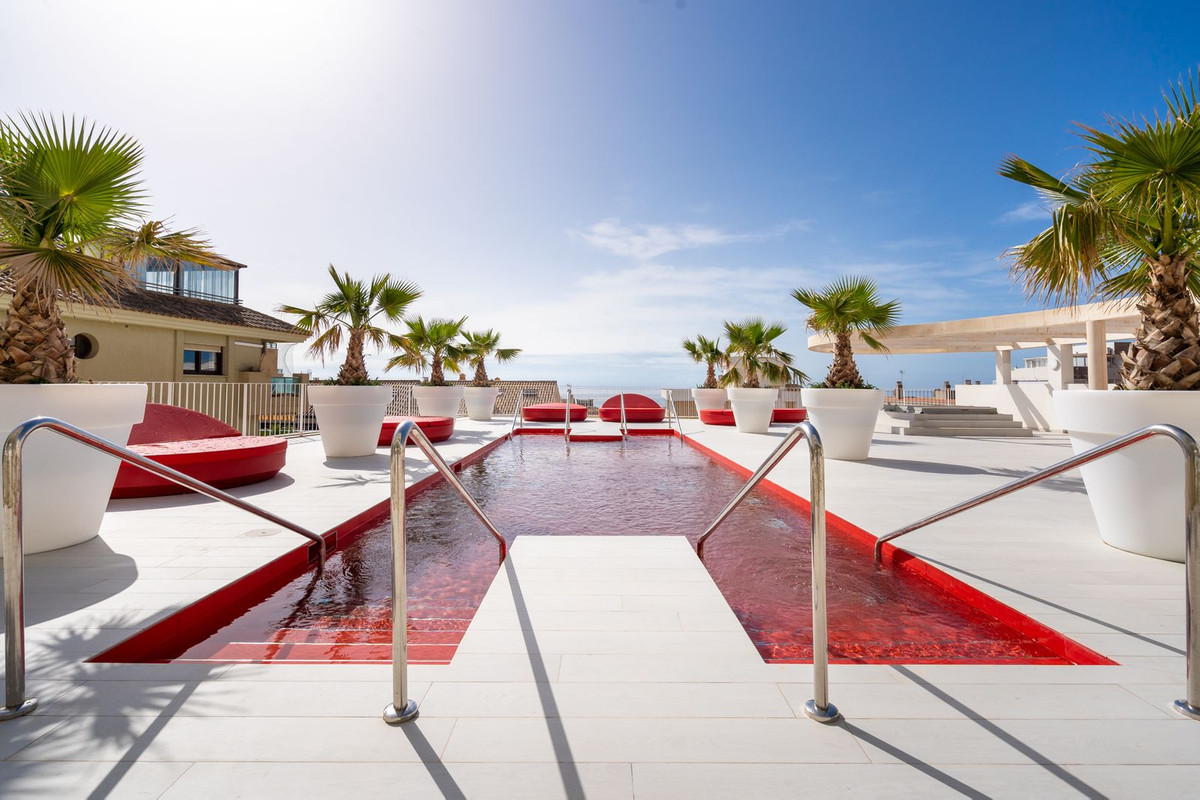 2 Bed Apartment for sale in Fuengirola Costa Del Sol, Málaga, Spain
