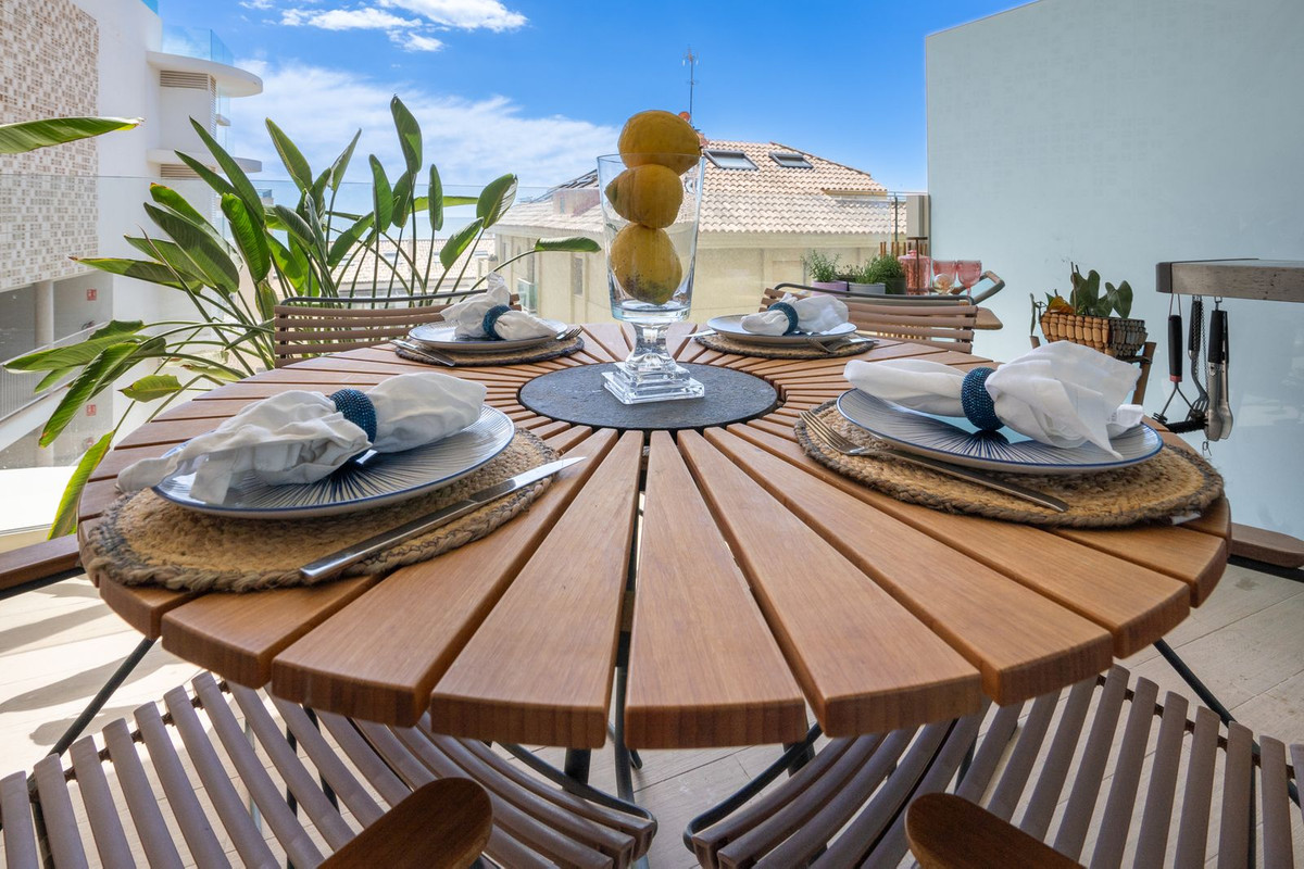 2 Bed Apartment for sale in Fuengirola Costa Del Sol, Málaga, Spain