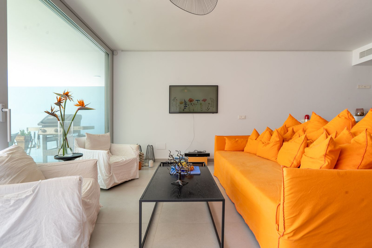 2 Bed Apartment for sale in Fuengirola Costa Del Sol, Málaga, Spain