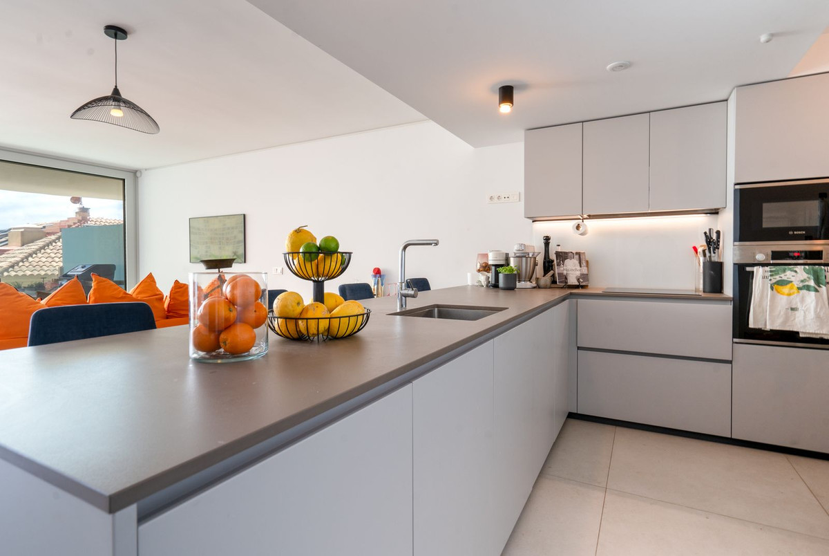 2 Bed Apartment for sale in Fuengirola Costa Del Sol, Málaga, Spain